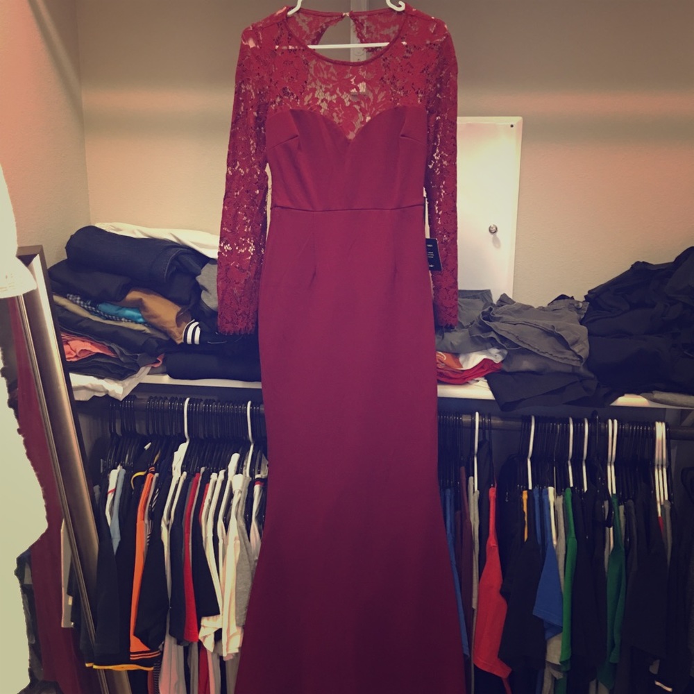 Beautiful Lulu’s Red Maxi Dress